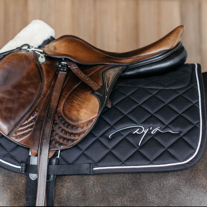 Dyon - Skin Friendly Jumping Saddle Pad black | - Ohlala