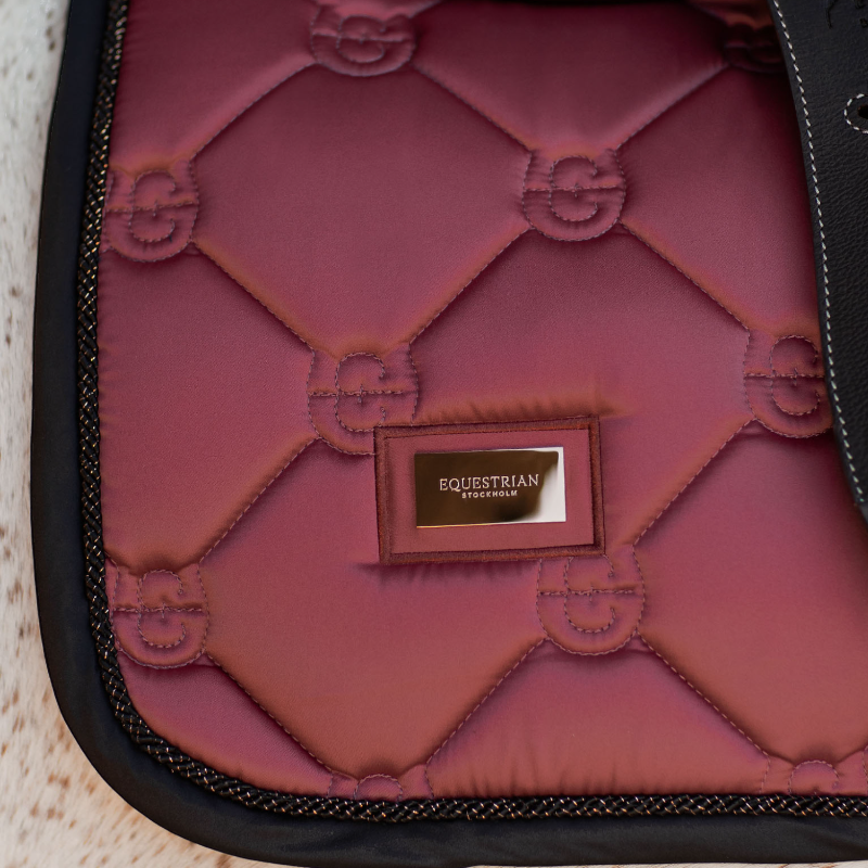 Equestrian Stockholm - Soft rouge saddle pad | - Ohlala