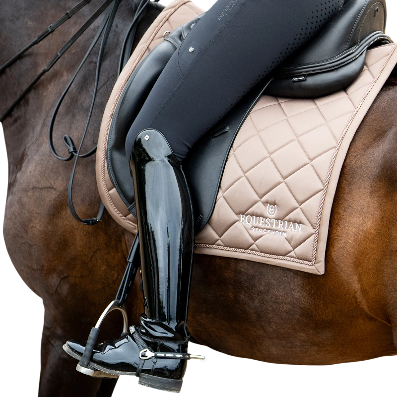 Equestrian Stockholm - Tapis de dressage Line champagne | - Ohlala