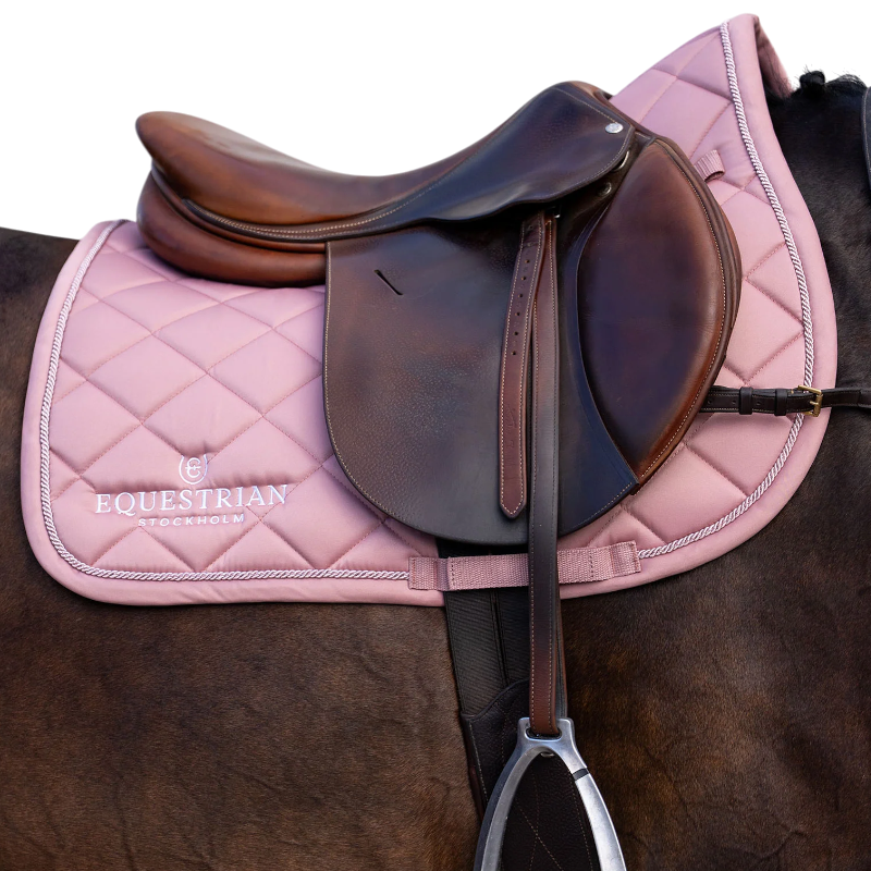Equestrian Stockholm - Tapis de selle Line rose | - Ohlala
