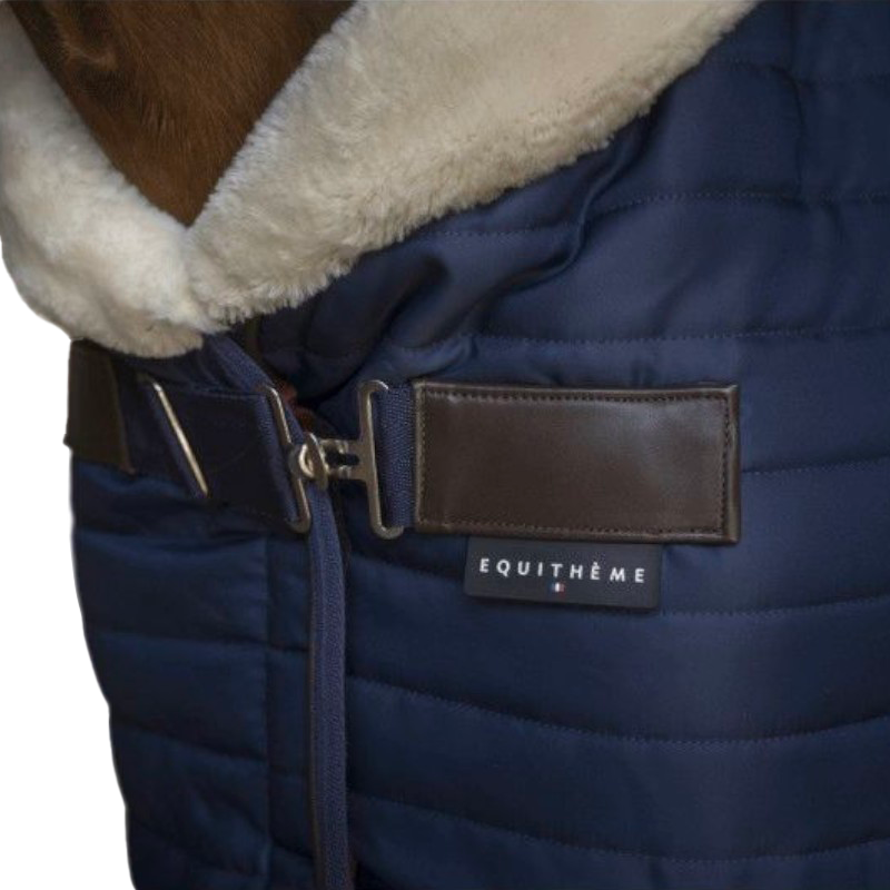 Equithème - Couverture d'écurie Teddy doublé mouton synthétique marine/ écru 0g | - Ohlala