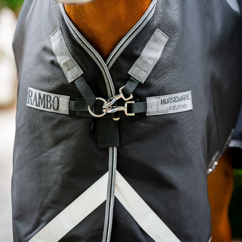 Horseware - Rambo Supreme Turnout Plus Rug black/ thunderstorm grey/ silver 450g | - Ohlala