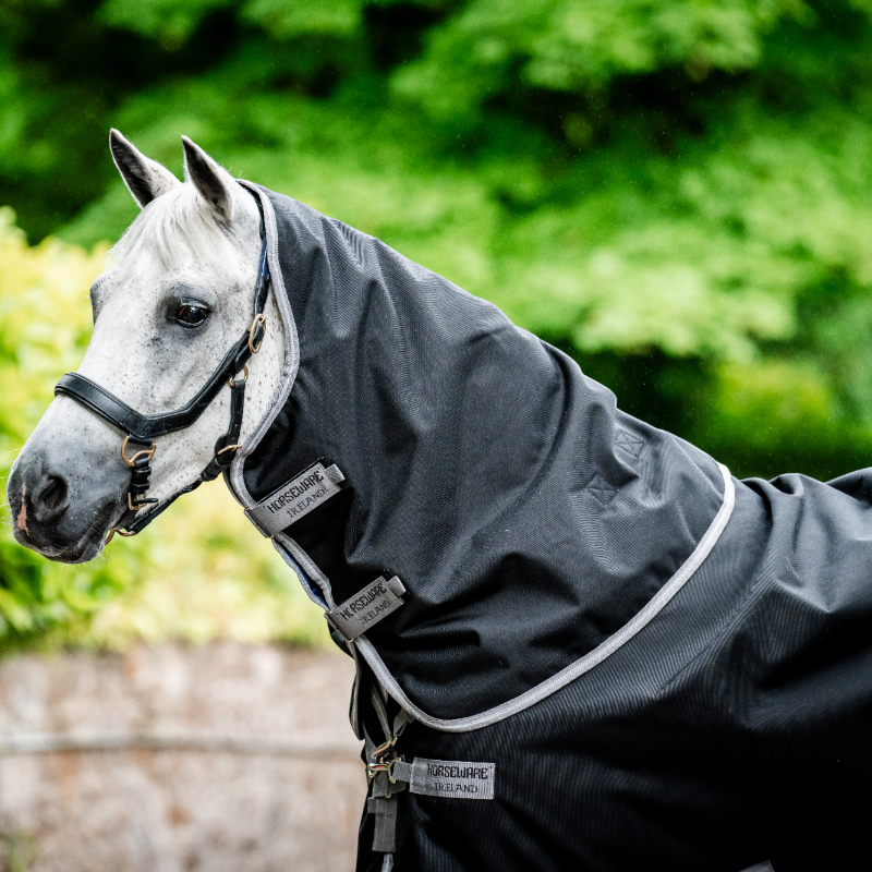 Horseware - Amigo Bravo Plus Turnout Rug black/ titanium grey/ silver 100g | - Ohlala