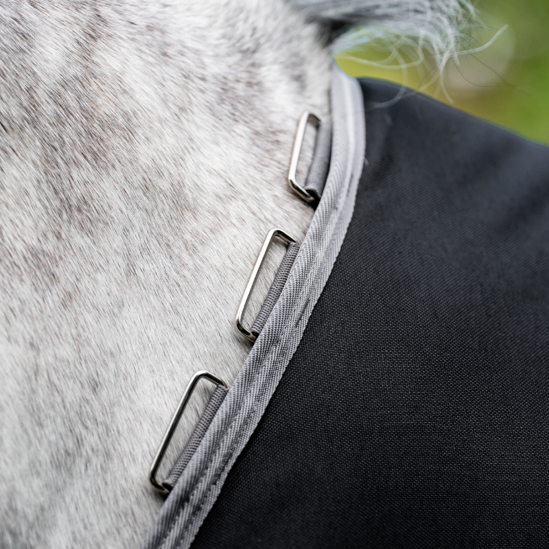 Horseware - Amigo Bravo XL Turnout Outdoor Blanket Black/ Titanium Grey/ Silver 50g | - Ohlala