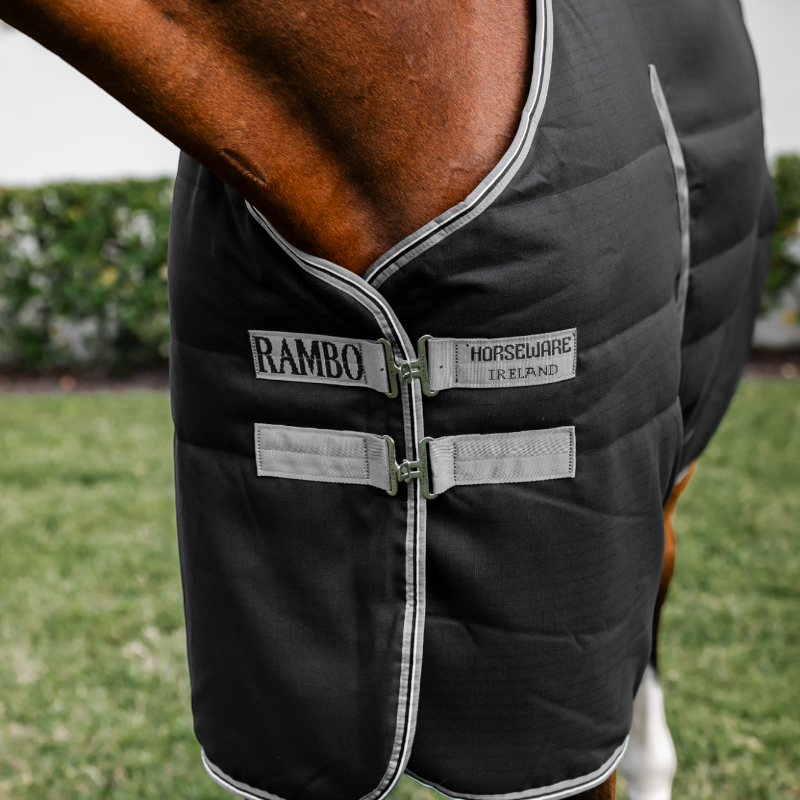 Horseware - Couverture de box Rambo Stable noir/ thunderstorm grey/ argent 200g