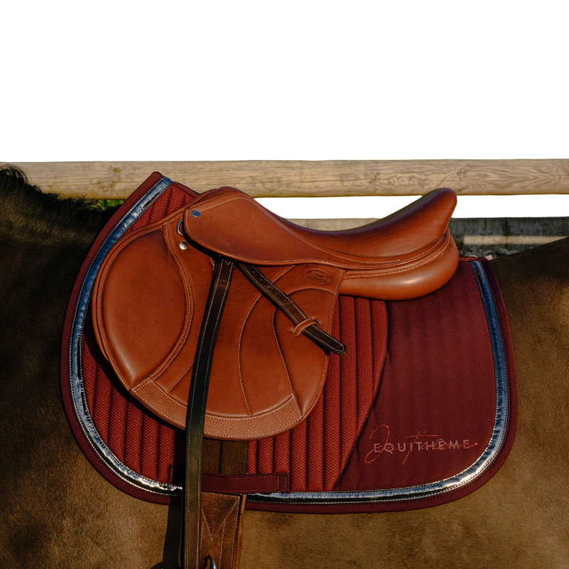 Equithème - Tapis de selle EK-Talent bordeaux | - Ohlala