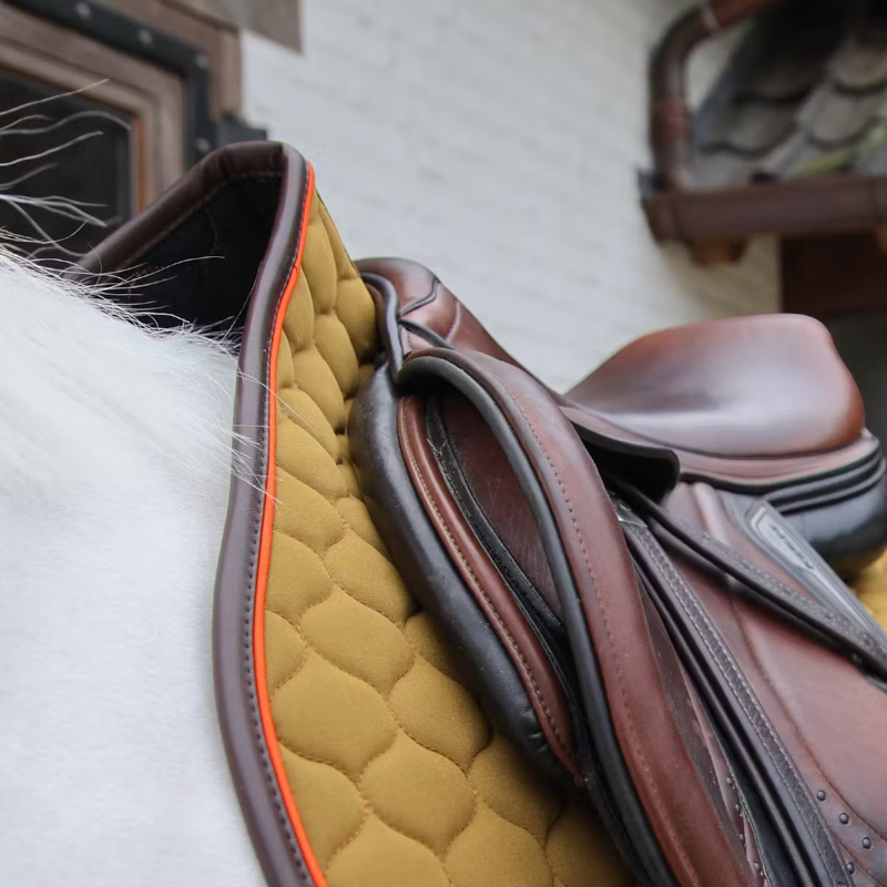 Kentucky Horsewear - Onion Quilt Leather Neon Saddle Pad Khaki | - Ohlala