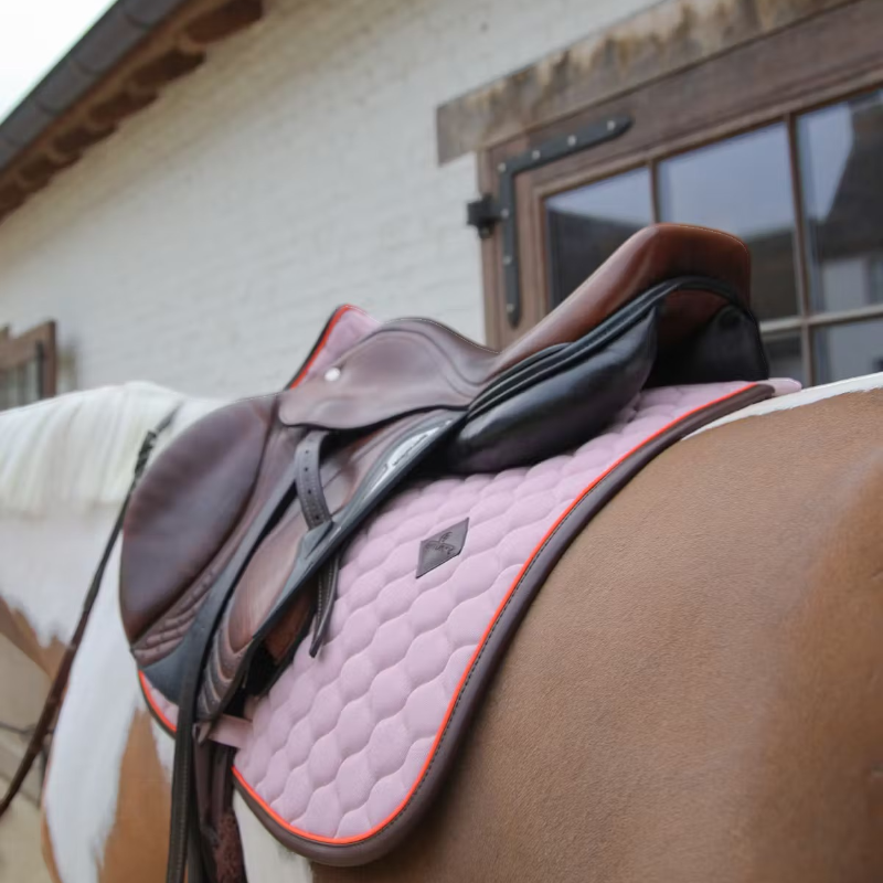 Kentucky Horsewear - Tapis de selle Onion Quilt Leather Neon lavande