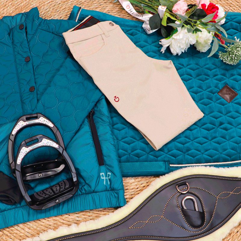 Kentucky Horsewear - Popręg anatomiczny z barankiem czarny | - Ohlala