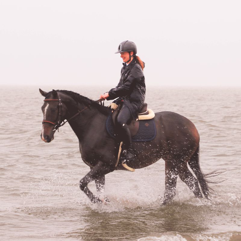 Kentucky Horsewear - Sattelgurt mit Lammfell-Schutzlatz braun | - Ohlala