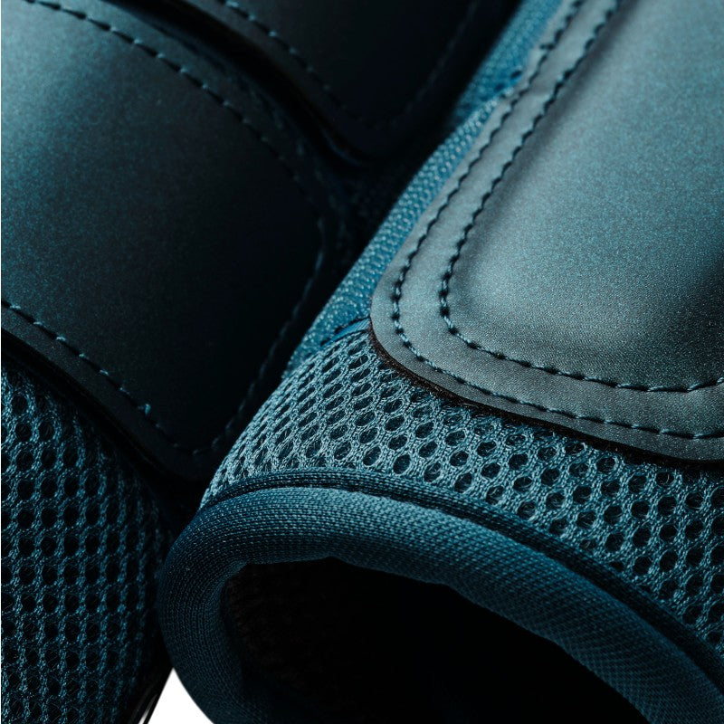 Equestrian Stockholm - Gesloten beenbeschermers Classic Mesh Teal Blue | - Ohlala