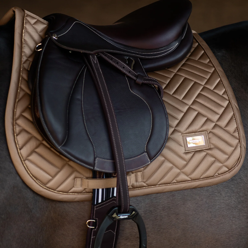 Equestrian Stockholm - Tappeto da sella Modern champagne | - Ohlala
