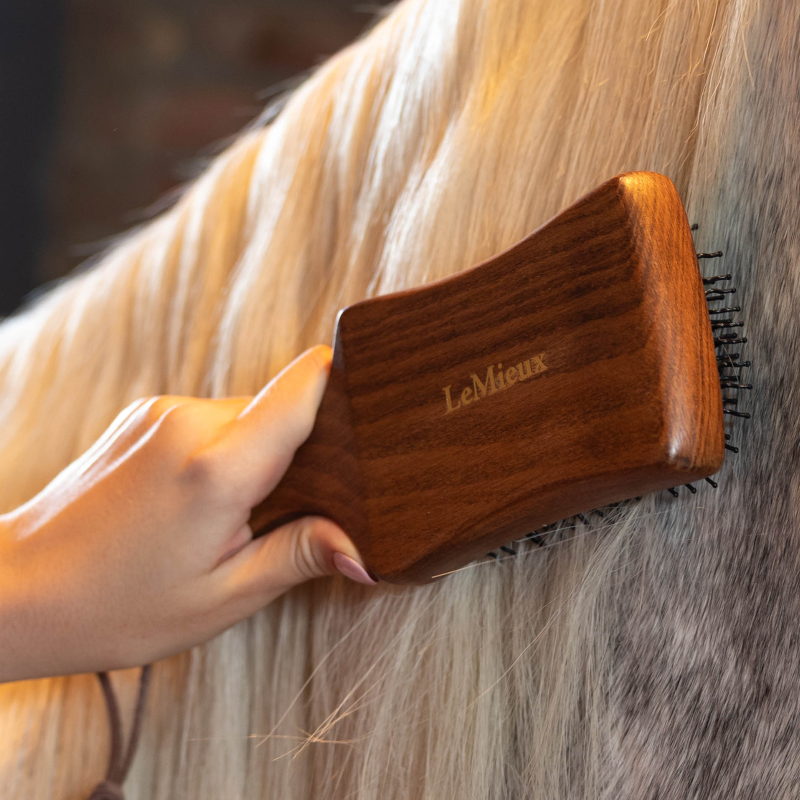 LeMieux - Brosse à crins Artisan marron | - Ohlala