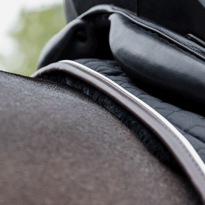 Kentucky Horsewear - Czaprak ujeżdżeniowy Skin Friendly czarny | - Ohlala