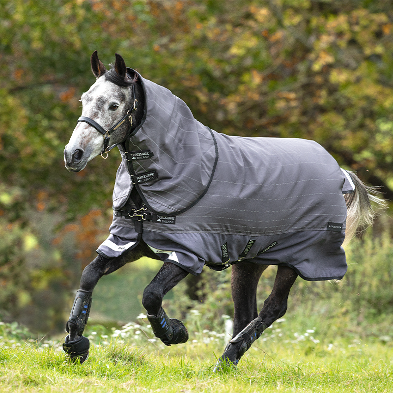 Horseware - Amigo Bravo 12 Reflective Outdoor Rug Grey/Black 100g | - Ohlala