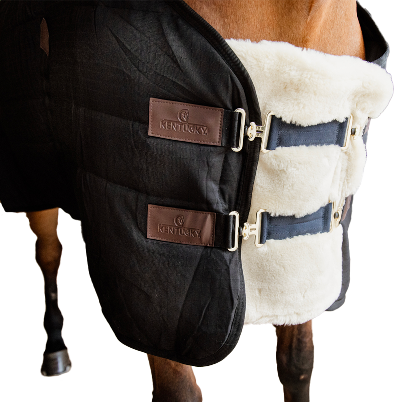 Kentucky Horsewear - Brustblatt-Verlängerung Vegan-Lammfell 2 Schnallen Beige | - Ohlala