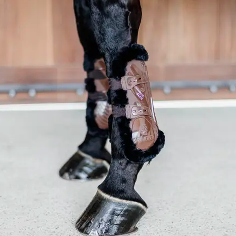 Kentucky Horsewear - Offene Gamaschen veganes Lammfell schwarz Bamboo Elastique braun | - Ohlala