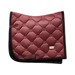 Equestrian Stockholm - Tapis de dressage Soft rouge | - Ohlala