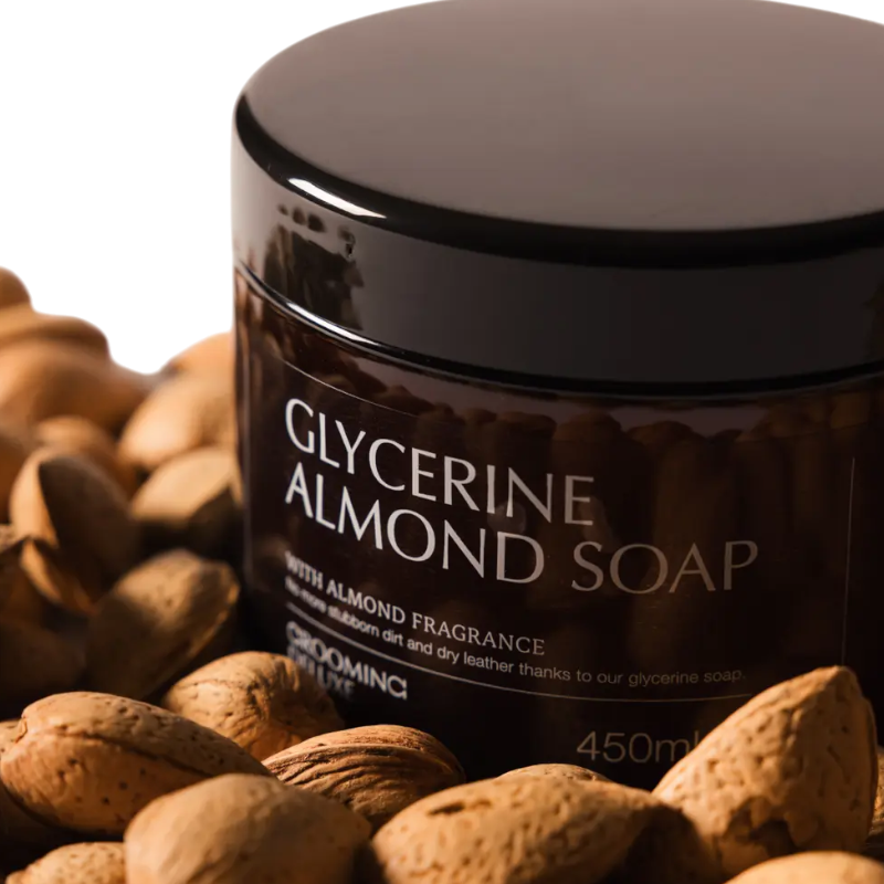 Grooming Deluxe - Glycerin soap with almond 