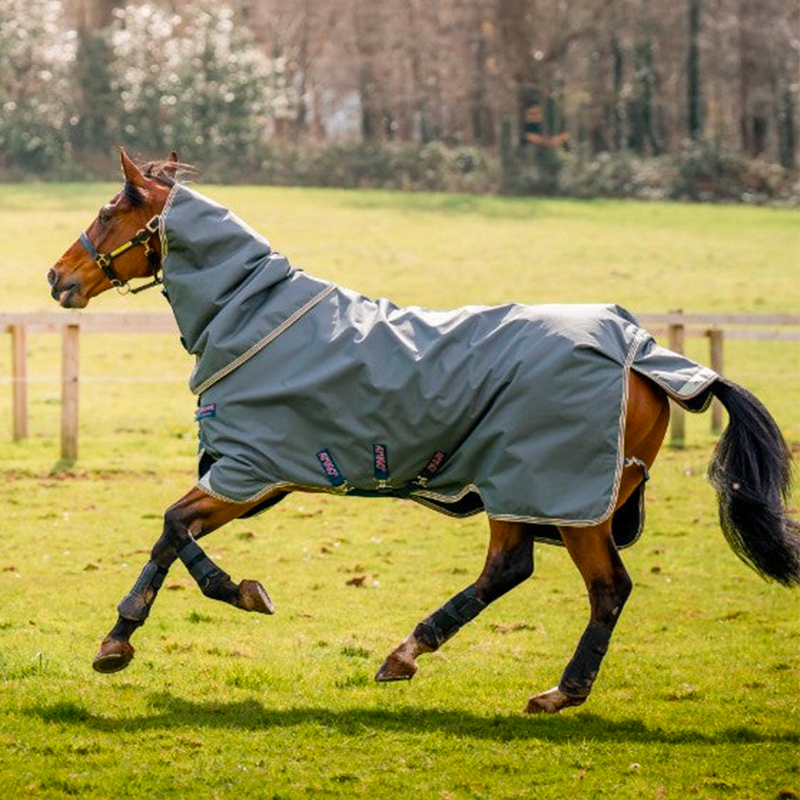 Horseware - Couverture d'extérieur Amigo Bravo 12 Plus dark shadow/ marine/ rose 50g + doublures