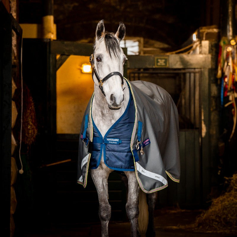 Horseware - Couverture d'extérieur Amigo Bravo 12 Plus dark shadow/ marine/ rose 50g + doublures | - Ohlala
