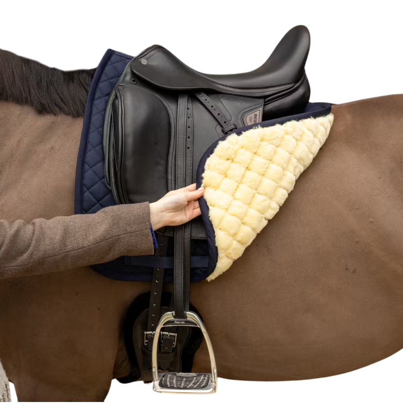 Kentucky Horsewear - Dressuurzadeldek Diamond met synthetisch schapenvacht marineblauw
