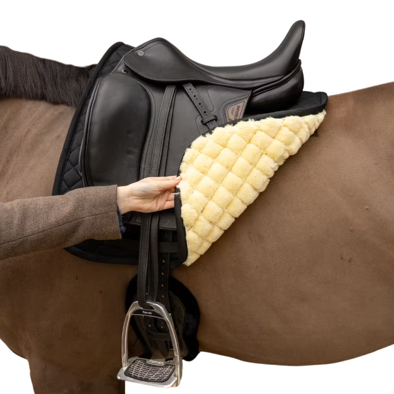 Kentucky Horsewear - Dressuuronderlegger Diamond met synthetisch schapenvacht zwart