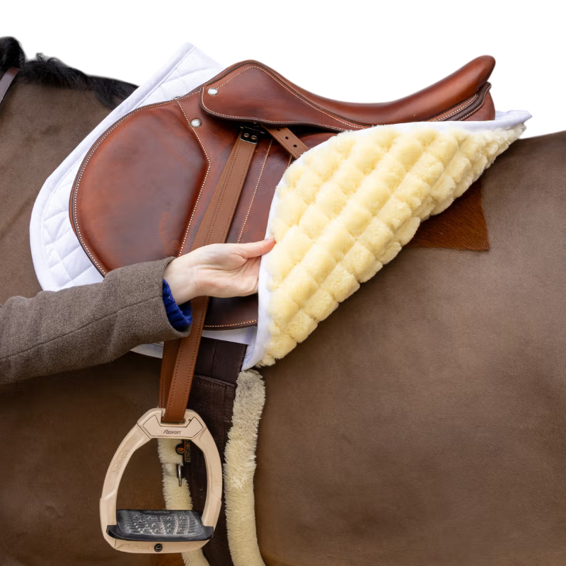 Kentucky Horsewear - Tapis de selle Diamond doublé mouton synthétique blanc