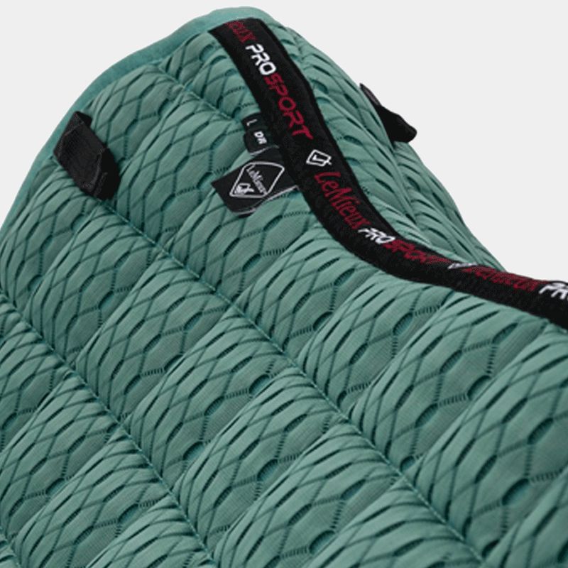 LeMieux - Tapis de dressage Carbon Mesh Air vert | - Ohlala