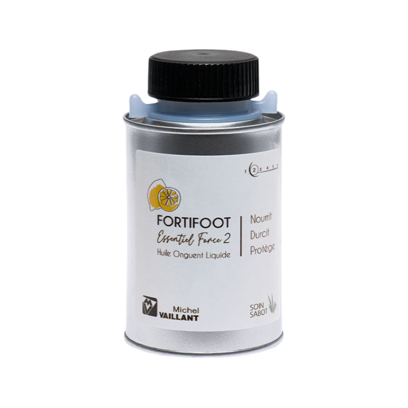 Michel Vaillant - Fortifoot essential hoof strengthening oil with applicator