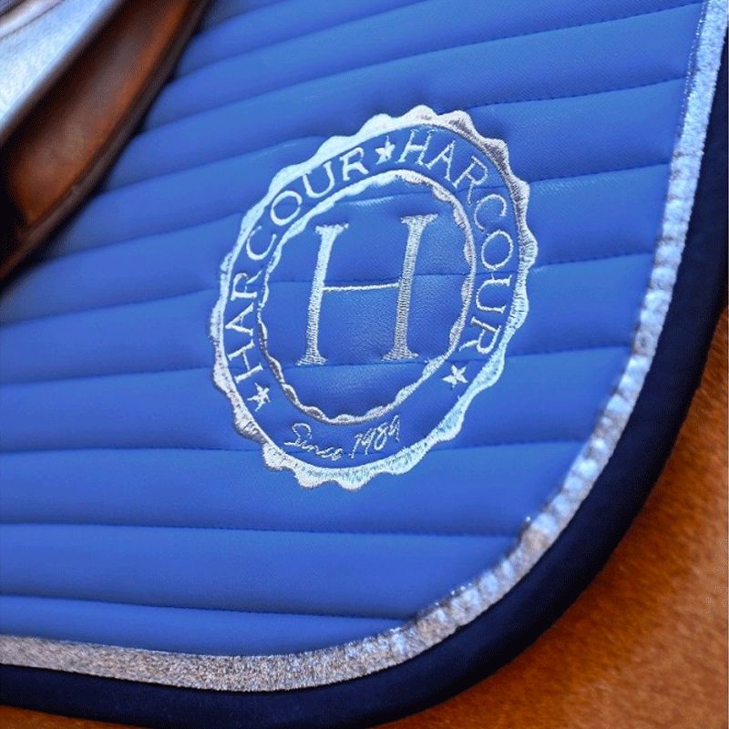 Harcour - Tapis de selle Karembar bleu français | - Ohlala