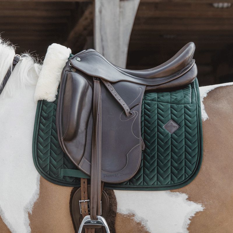 Kentucky Horsewear - Tapis de dressage Skin Friendly Velvet vert sapin | - Ohlala