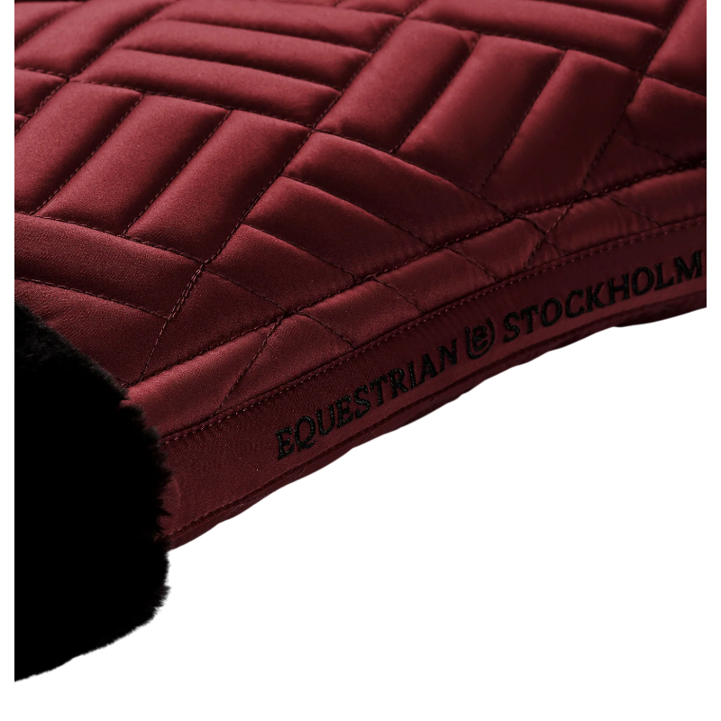 Equestrian Stockholm - Tapis de dressage Crystal bordeaux | - Ohlala