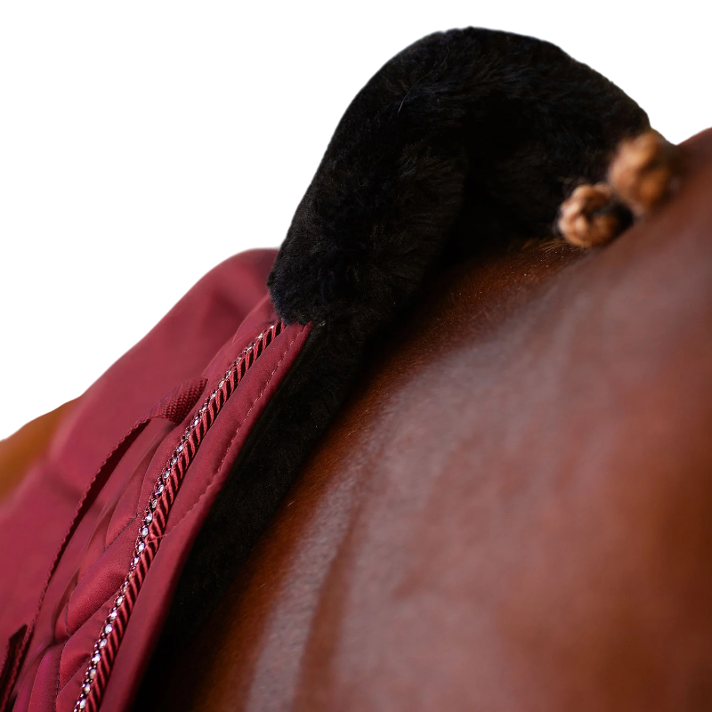 Equestrian Stockholm - Tapis de dressage Crystal bordeaux | - Ohlala