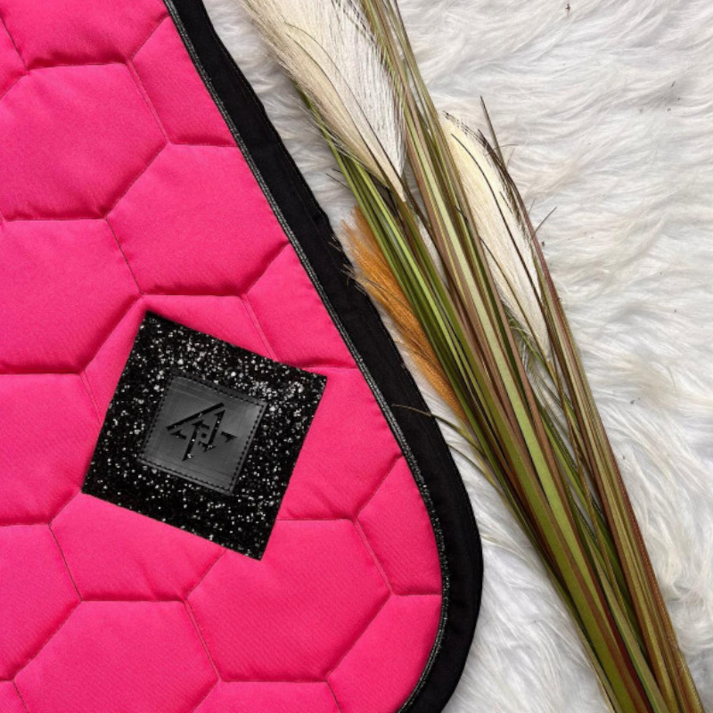 Oxxer - saddle pad Fuchsia/black diamond with black sequins 