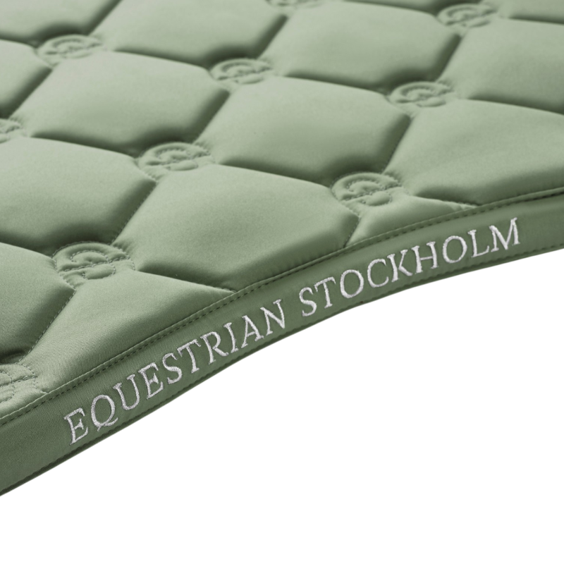 Equestrian Stockholm - Saddle pad Pastel pistachio white | - Ohlala