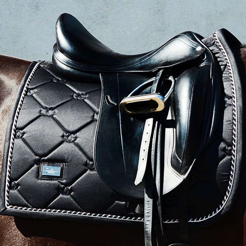 Equestrian Stockholm - Tapis de dressage Black Edition | - Ohlala