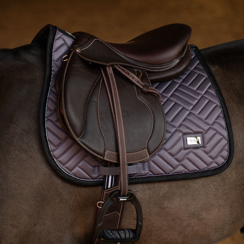 Equestrian Stockholm - Sudadero de silla Modern Dark Violet | - Ohlala