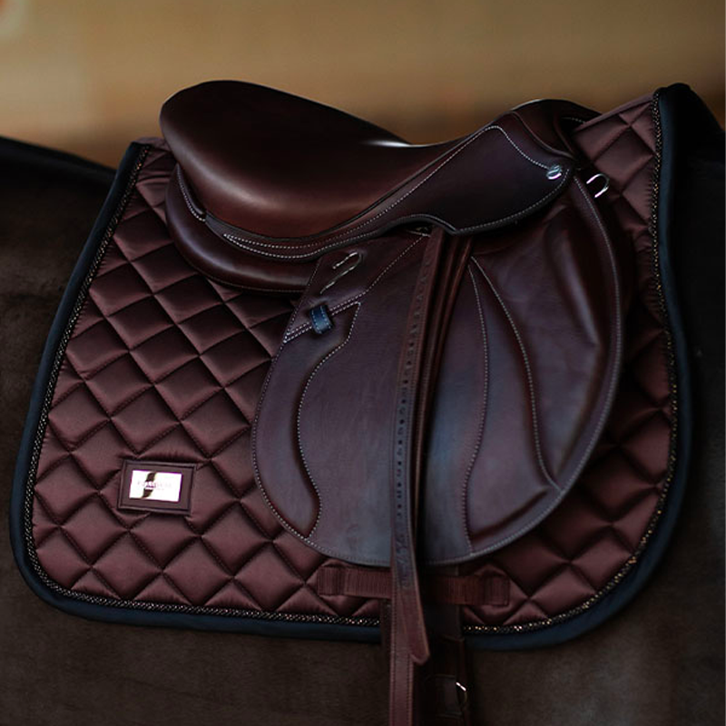 Equestrian Stockholm - Tapis de selle Endless Glow marron | - Ohlala