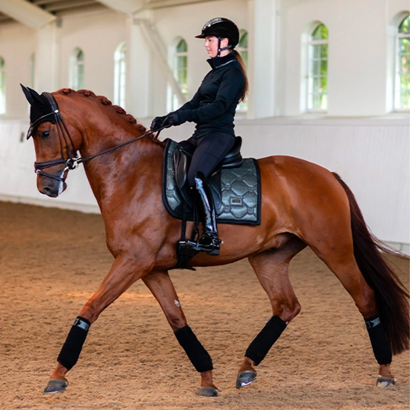 Equestrian Stockholm - Tapis de dressage Northern Light Glimmer | - Ohlala