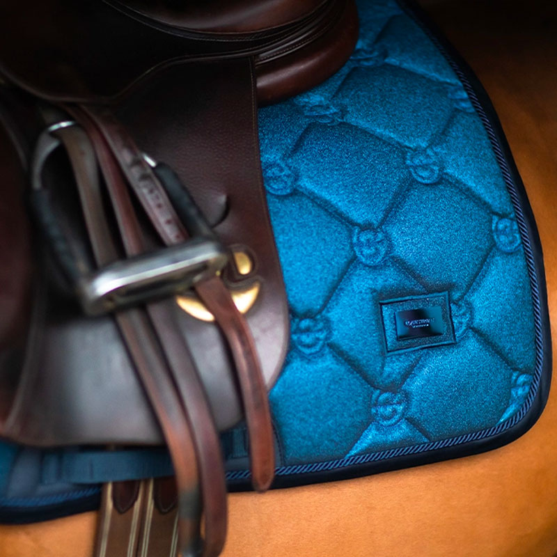 Equestrian Stockholm - Tapis de selle Blue Meadow Glimmer | - Ohlala