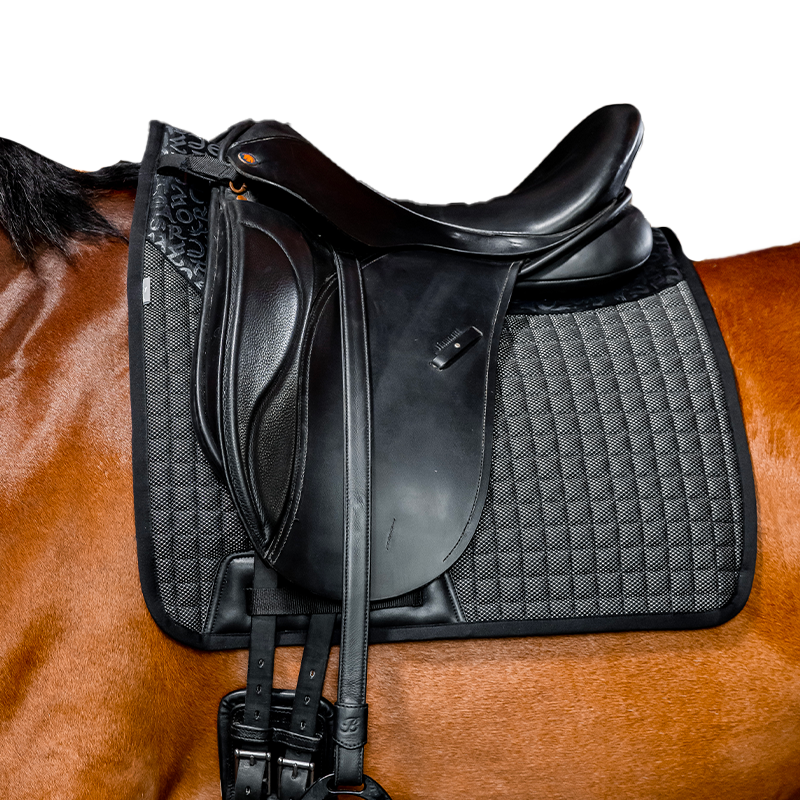 Horseware - Tapis de dressage Tech Comfort noir | - Ohlala