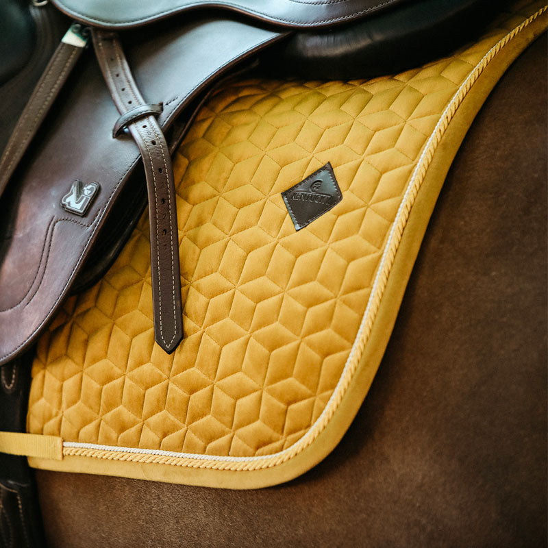 Kentucky Horsewear - Tapis de selle Velvet Jumping Moutarde | - Ohlala